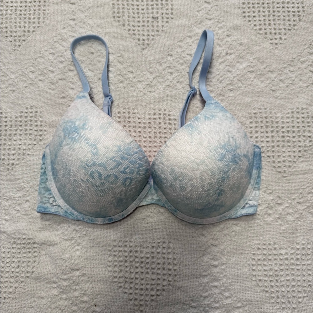 PINK Victoria’s Secret Lace Bra (32D)